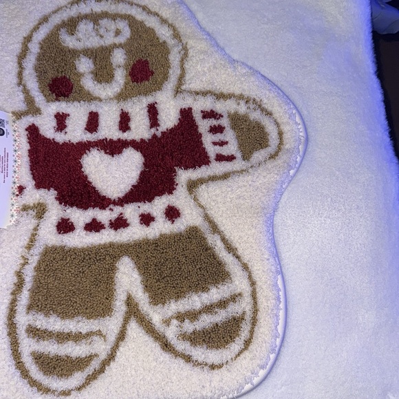 Sleigh Hill Gingerbread Girl and Boy Plush Bathroom Rug - Picture 3 of 8